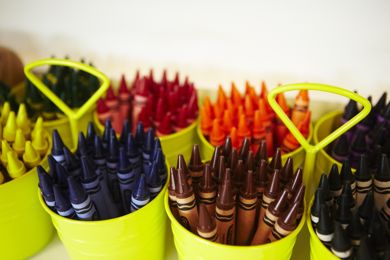 Fine Motor Activities for Toddlers: Skills by Age, Easy Ideas at Home and Messy Art on the Upper West Side